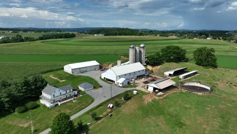 Family-farm-in-rural-USA-2