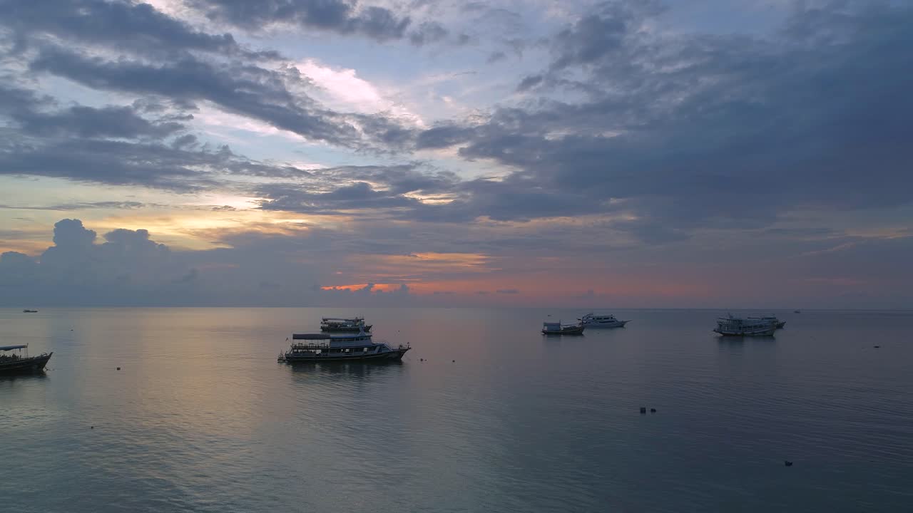 바다 위로 일몰