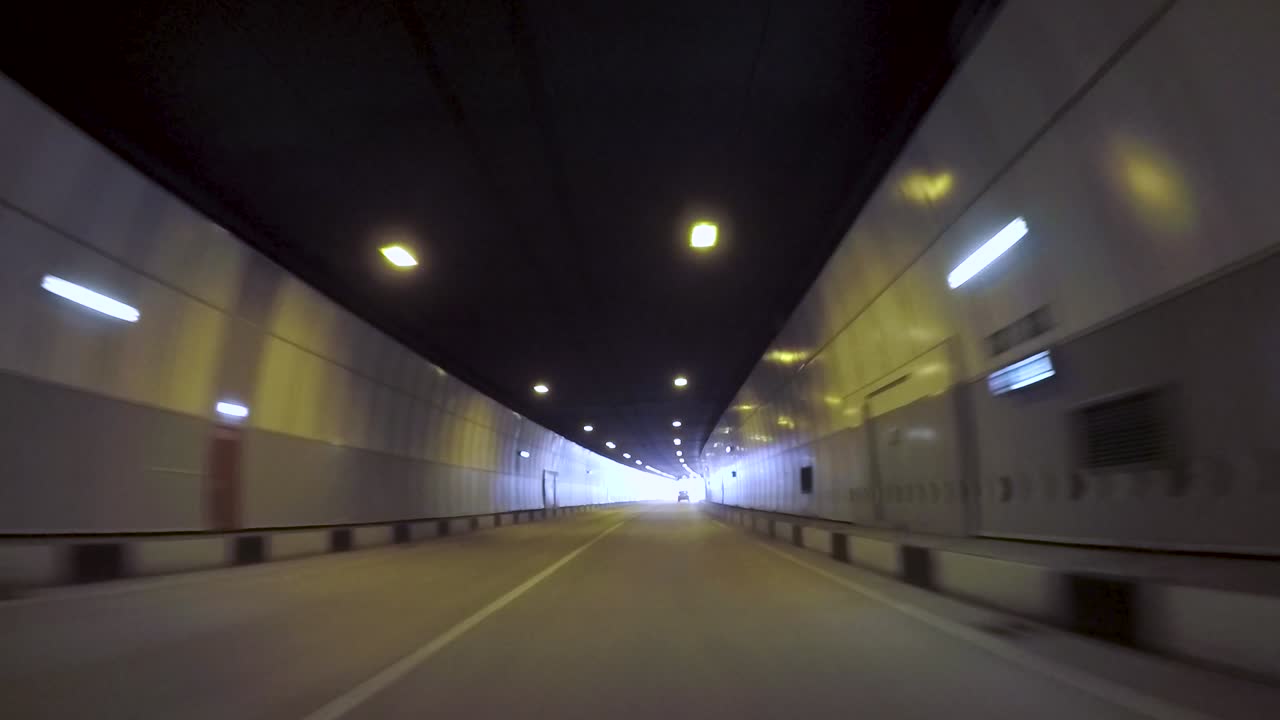 터널을 통해 운전