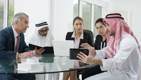 arabic middle eastern business people