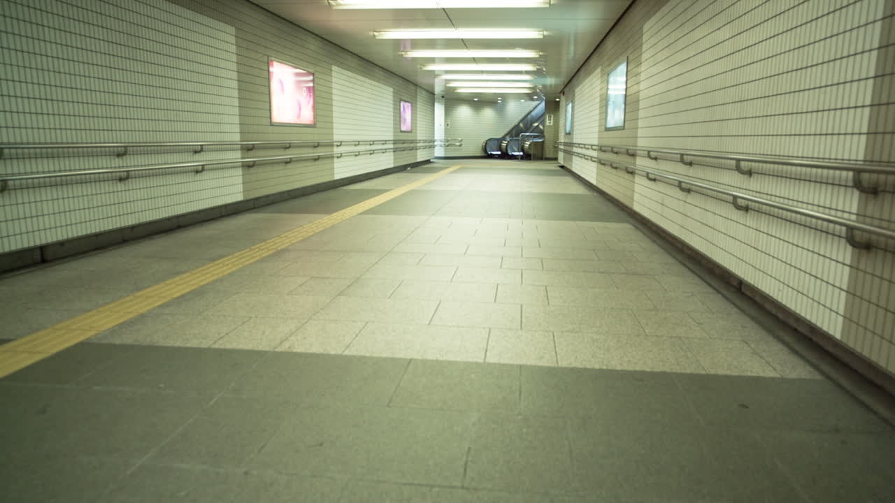 tokio túnel vacío 00