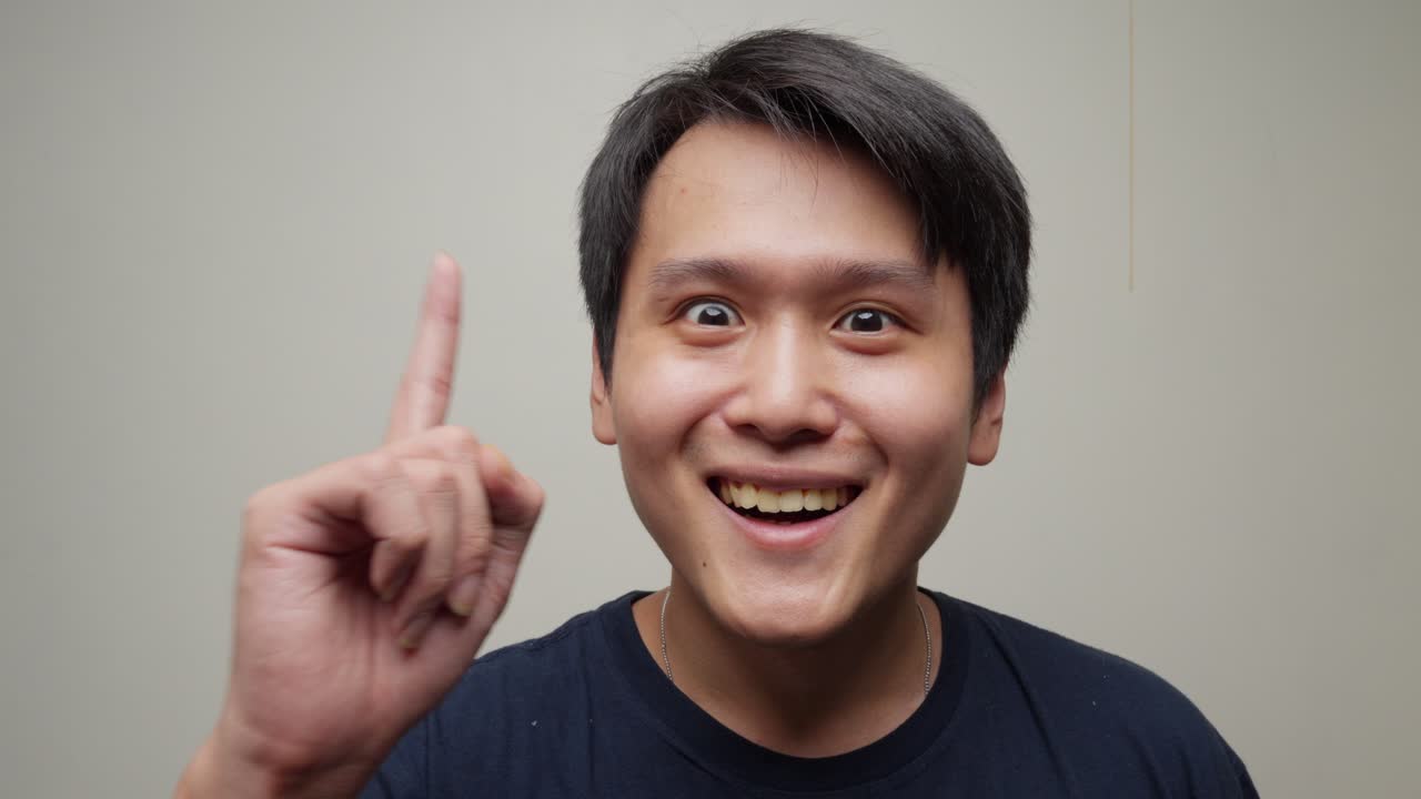 중국인은 머리를 돌리고 훌륭한 아이디어를 가지고 있습니다.