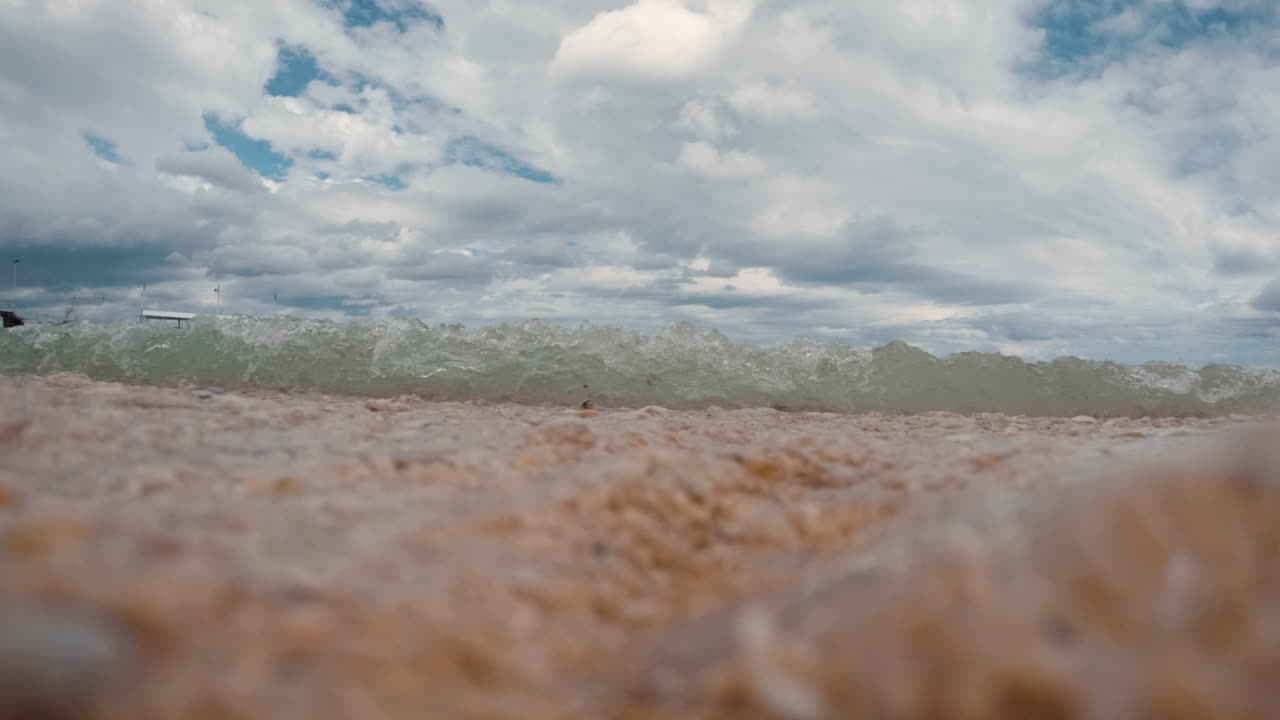 모래 해변 에 부 ⁇ 히는 파도, 수중 포브