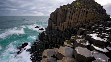 the giants causeway: basalt columns on the irish coast