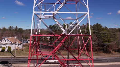 torre de observación de incendios ascenso lento de la base a la cima