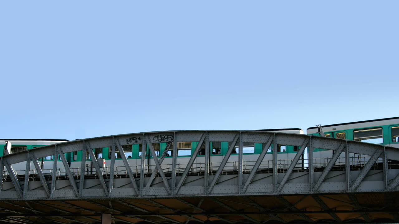 파리 지상 지하철 01