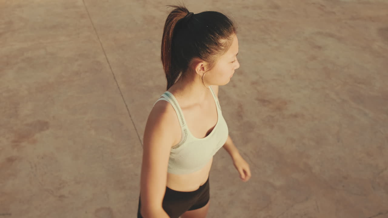 야외 운동 을 하는 여자