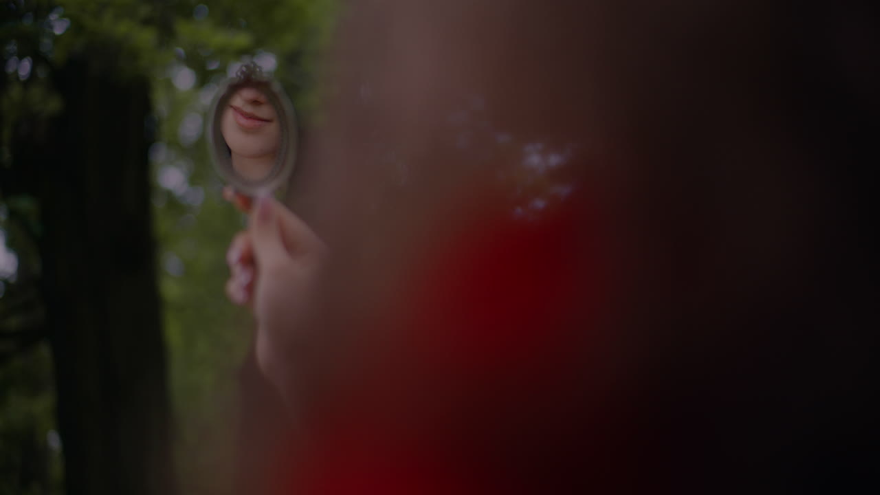 boca de mujer en el espejo