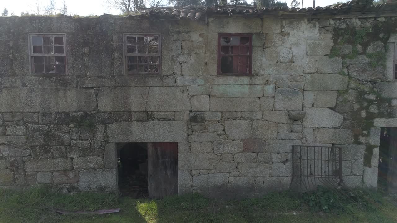 파괴 된 집 들 의 공중 사진