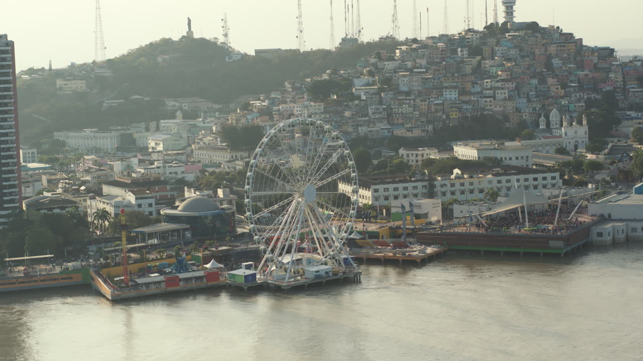 과야킬 시 에콰도르에서 관람차의 조감도