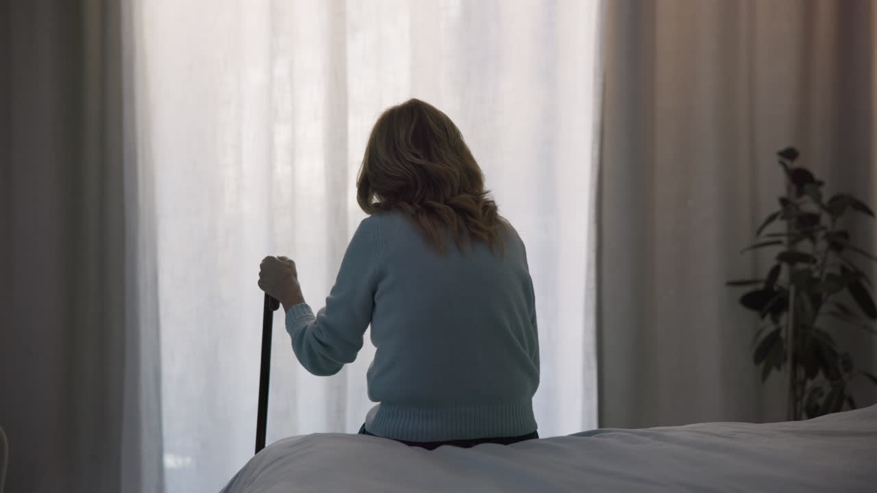 생각, 슬프고  ⁇ 은 여자와 창문