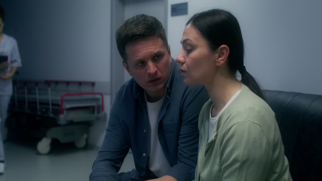 escena de consulta en el hospital