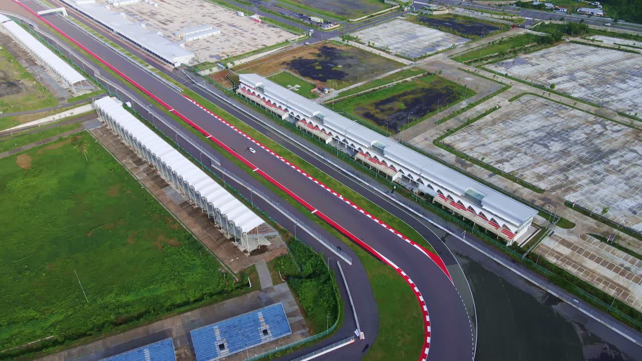 만달리카 경주 서을 운전하는 경주 자동차