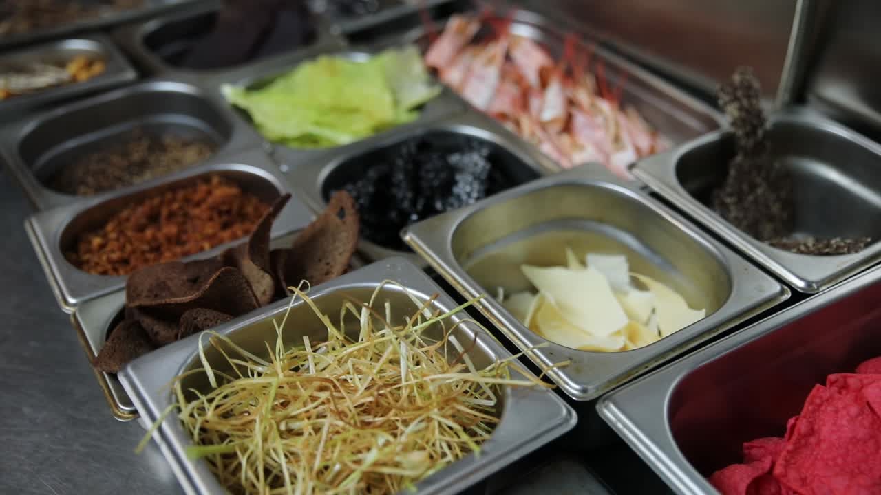 variedad de ingredientes alimentarios preparados