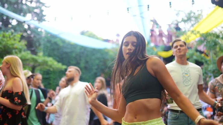 фестиваль танцев на открытом воздухе