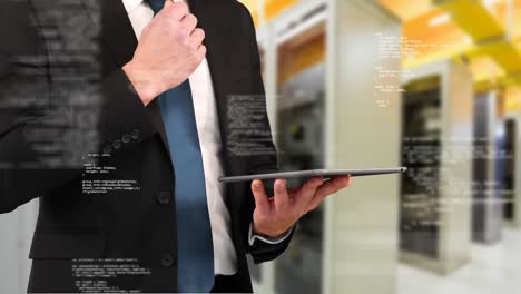 hombre de negocios usando una tableta digital