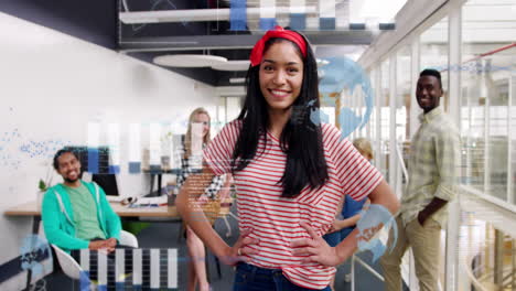 animación de múltiples gráficos y globos sobre diversos compañeros de trabajo sonriendo y mirando a la cámara