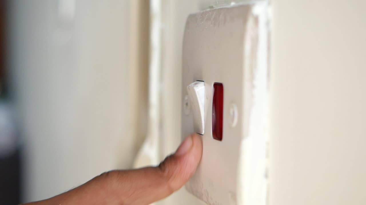 interruptor de luz en una pared