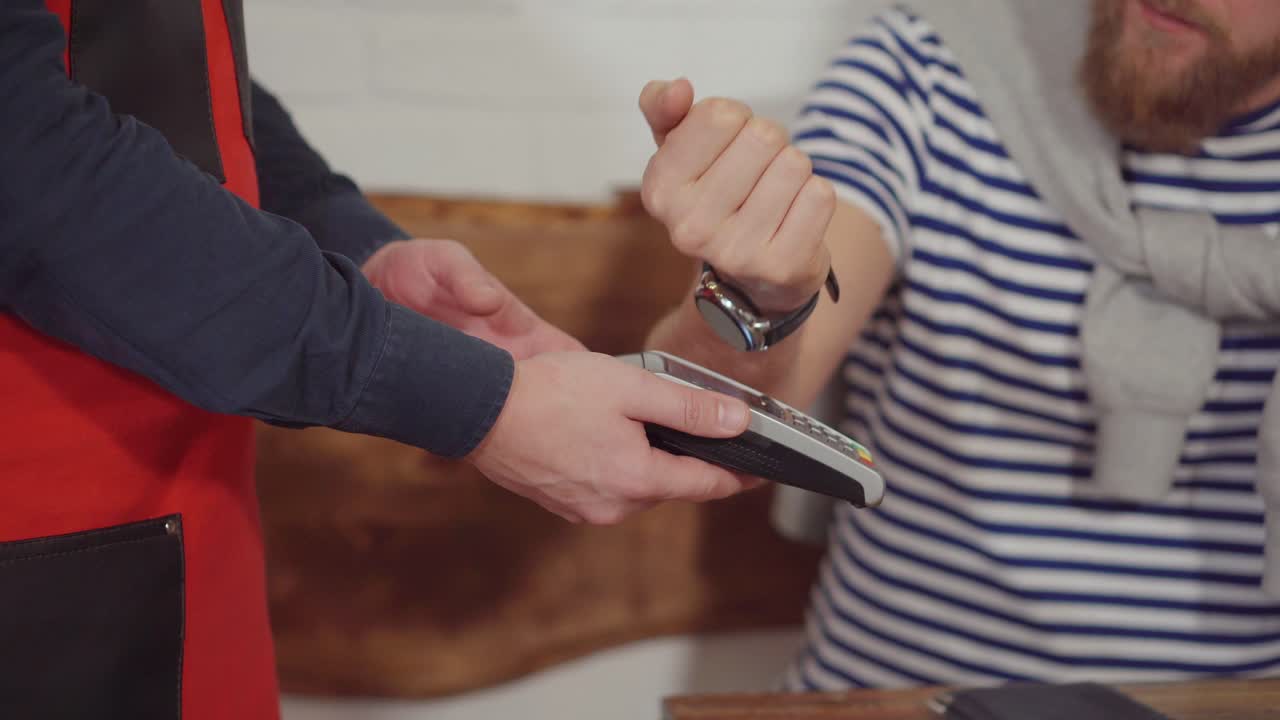 transacción de pago de un restaurante