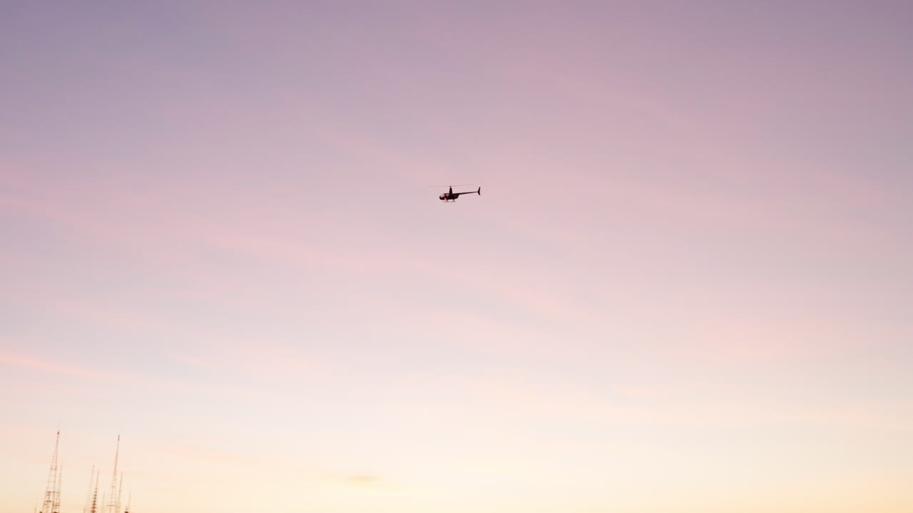 브라질 리오데자네이루 상공을 날아다니는 헬리터