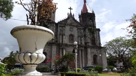 una iglesia gótica-renacentista en todo el país fuera de manila