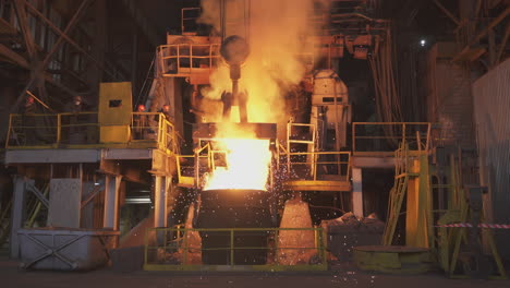 proceso de fundición de metales en una fundición
