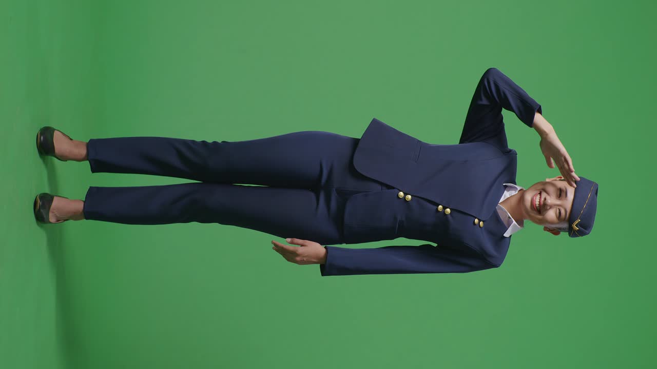 유니폼을 입은 승무원