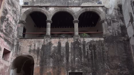 Arches-inside-the-Palacio-de-Cortes,-in-Mexico