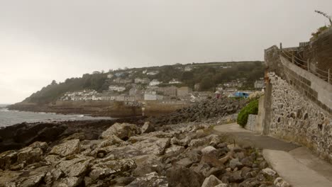 Blick-Hinauf-Zum-Dorf-Mousehole-Bei-Ebbe,-Cornwall