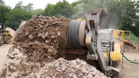 Stone splitter is throwing some stone avalanche