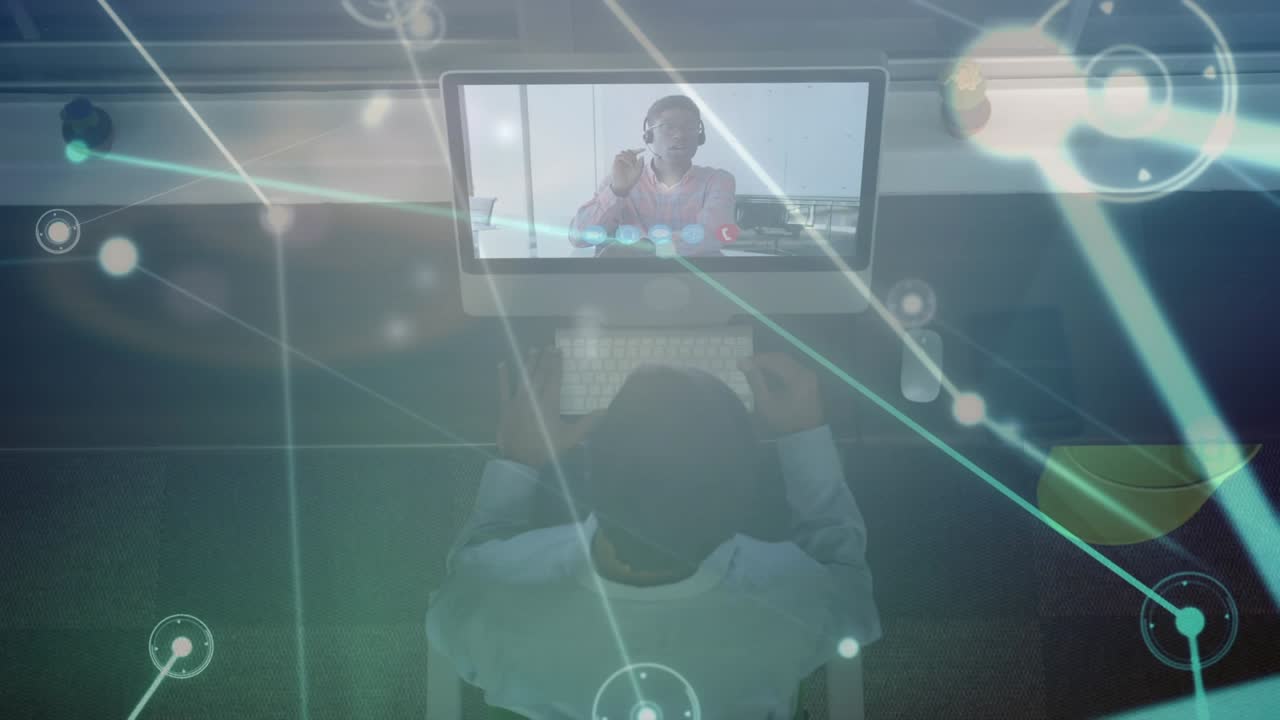 Animazione di una rete di connessioni su un uomo d'affari in ufficio