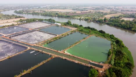 El-Paisaje-De-La-Granja-De-Agricultura-Ambiental-De-Acuicultura