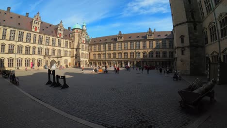 Timelapse-Que-Muestra-El-Castillo-De-Kronborg-Desde-El-Interior