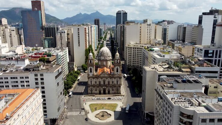 Rio de Janeiro, Brasile. Veduta aerea della Chiesa della Candelaria in Viale Presidente Vargas, Rio de Janeiro, Brasile.