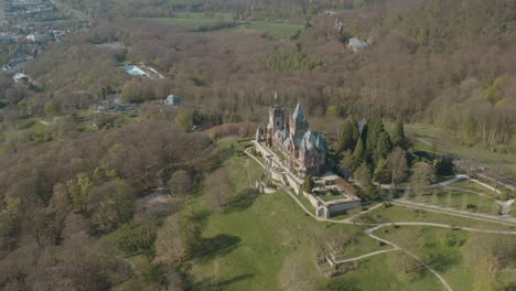 Drone---Toma-Aérea-Del-Castillo-Rachenburg-Siebengebirge-Cerca-De-Bonn---Königswinter-30p