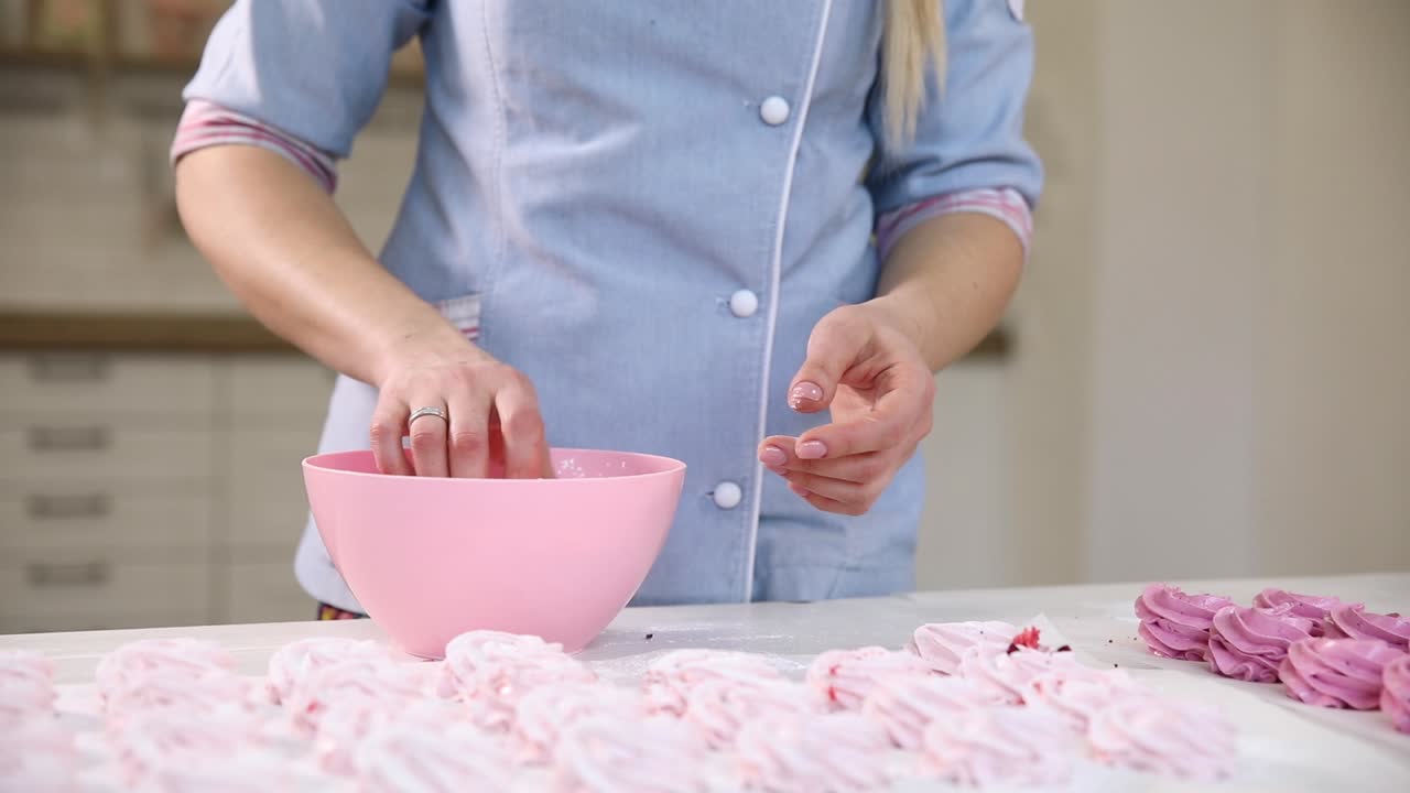 분홍색 마쉬멜로를 만드는 것