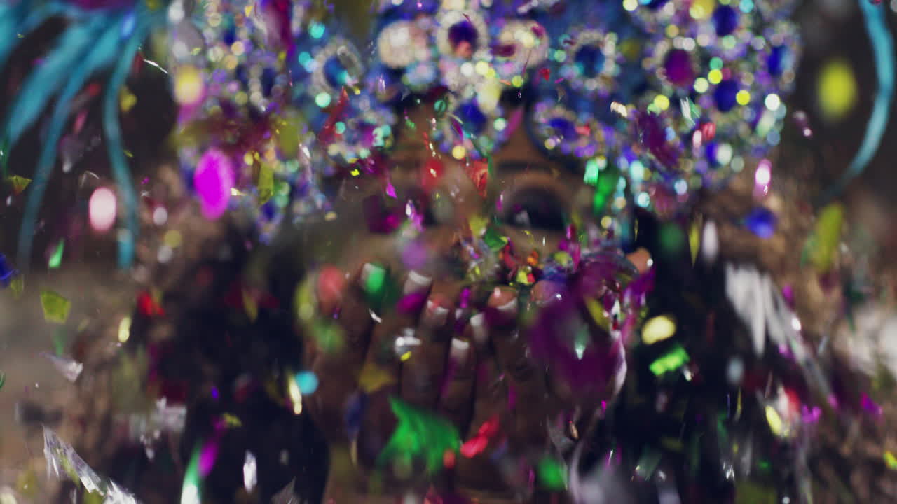 Let her blow you a colorful kiss