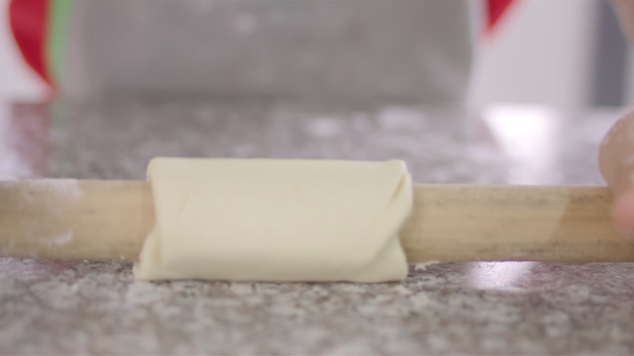 Chef kid cooking, cutting and baking, minichef-27