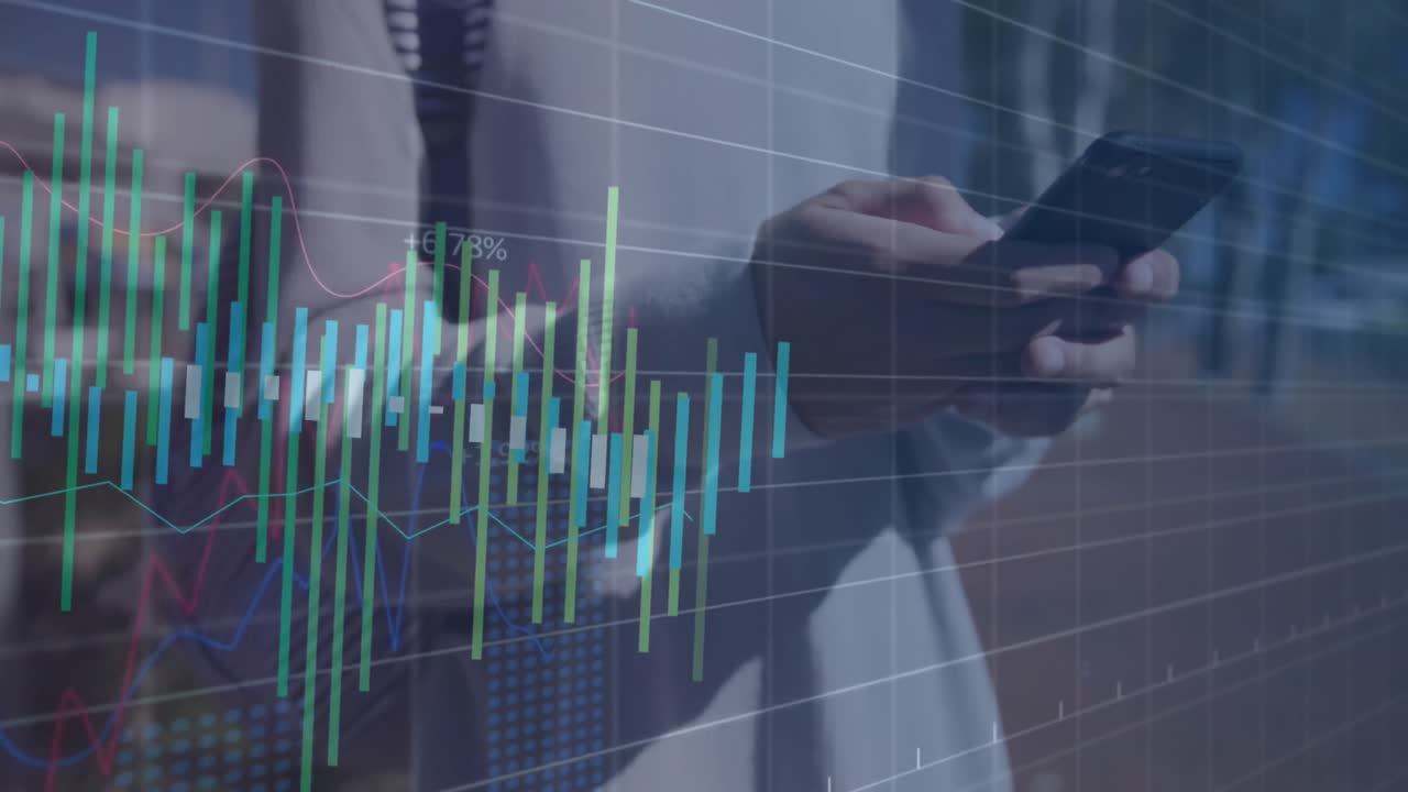 Animazione di grafici multipli con numeri che cambiano, mezzobusto di uomo birazziale che usa il cellulare.