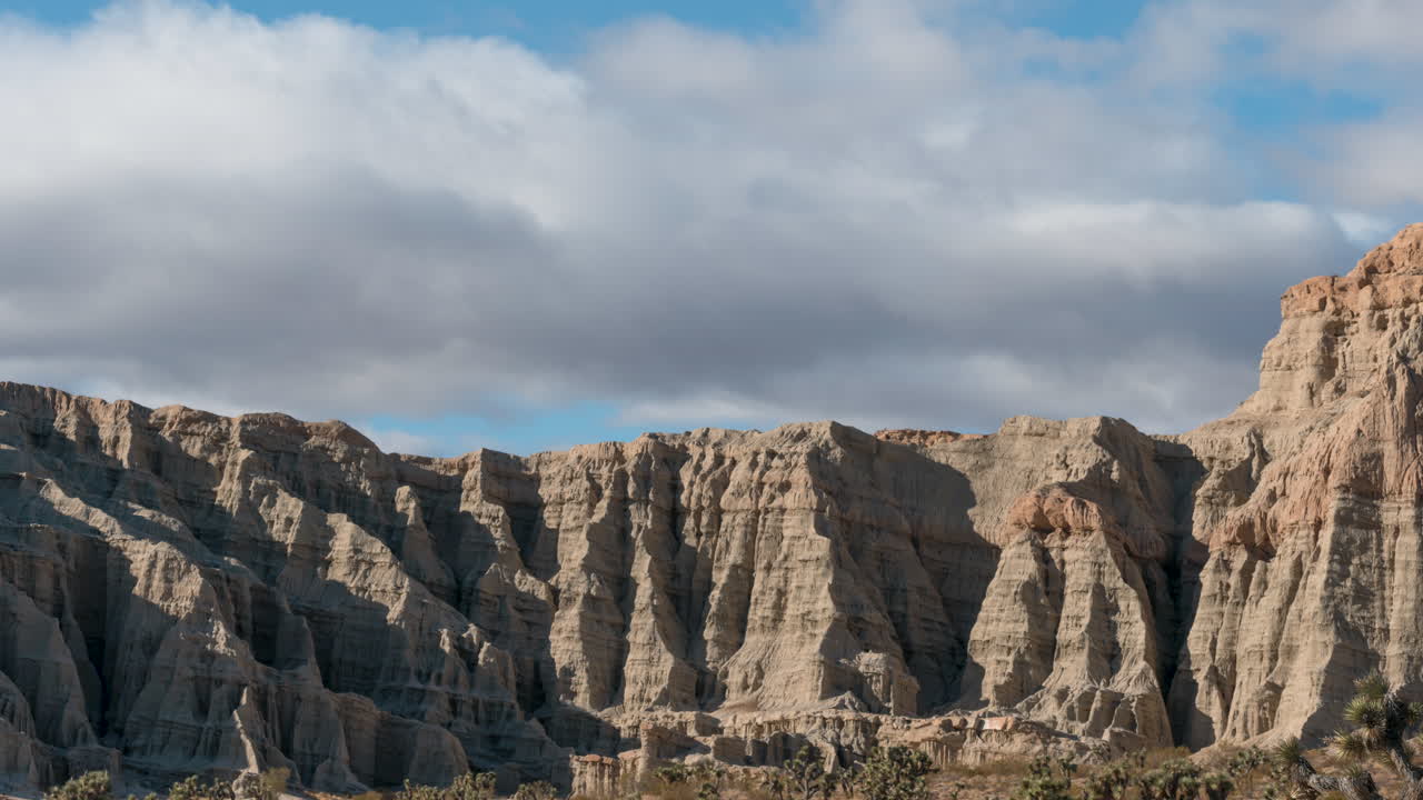 Flowing Cloudscape Over The Unique Topography Of The Cliffs At Red Rock ...