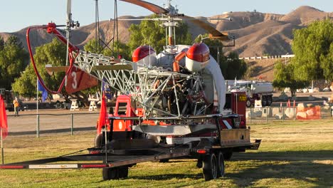 Camión-De-Bomberos-Con-Rescate-En-Helicóptero