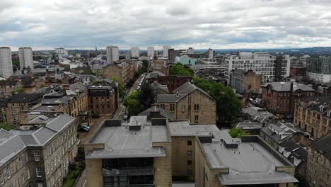 vista aérea del centro de la ciudad de glasgow techos de edificios de apartamentos de alta gama en escocia, reino unido