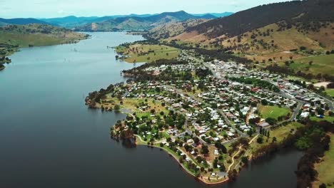 Aerial-view-over-the-township-of-Tallangatta-in-north-east-Victoria,-Australia-November-2021