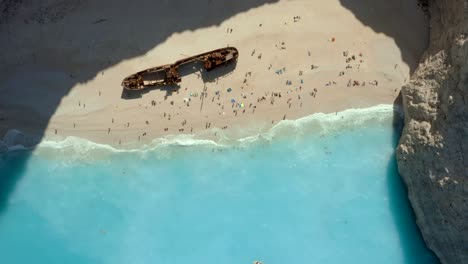 Griechenland-Touristen-In-Schmugglerbucht-Am-Schiffswrackstrand-Von-Navagio