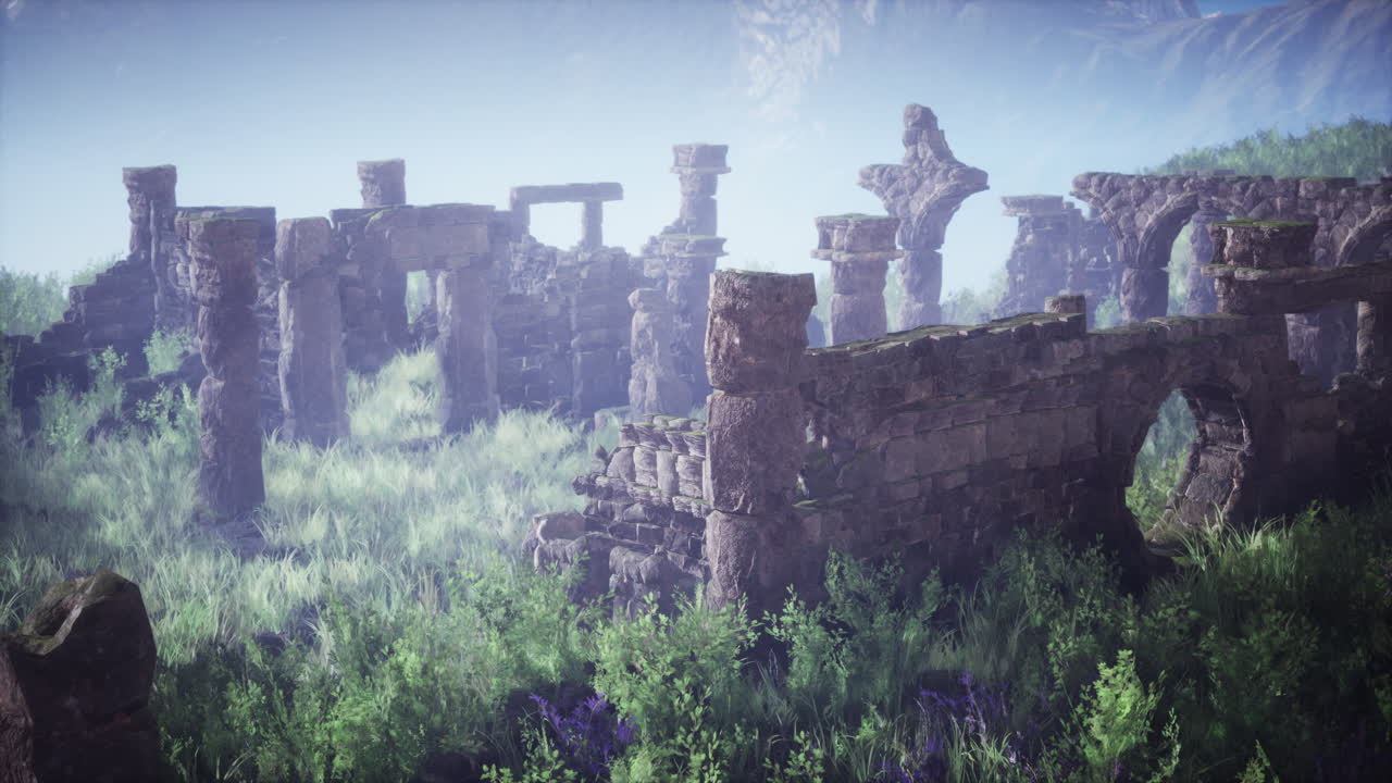 안개 가 가득 한 풍경 에 있는 고대 유적 들