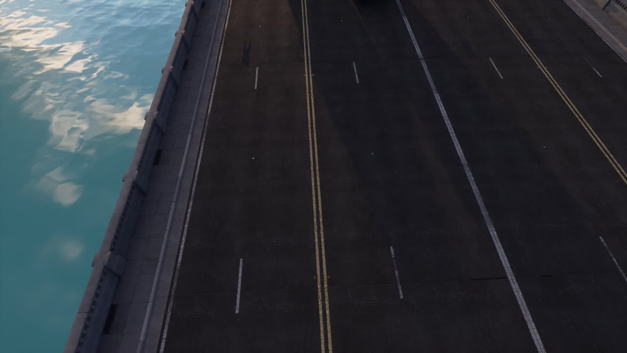 Convoglio di semirimorchi bianchi sull'autostrada al tramonto