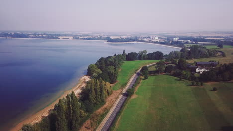 essex의 hanningfield 저수지, 정방향 움직임이 있는 조감도