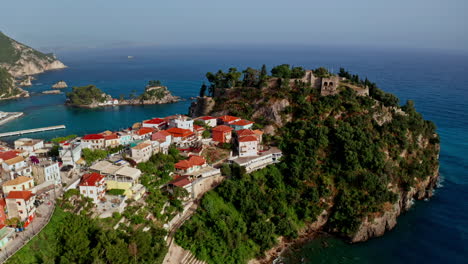 Vista-Aérea-De-Parga-En-La-Región-De-Epiro-En-Grecia