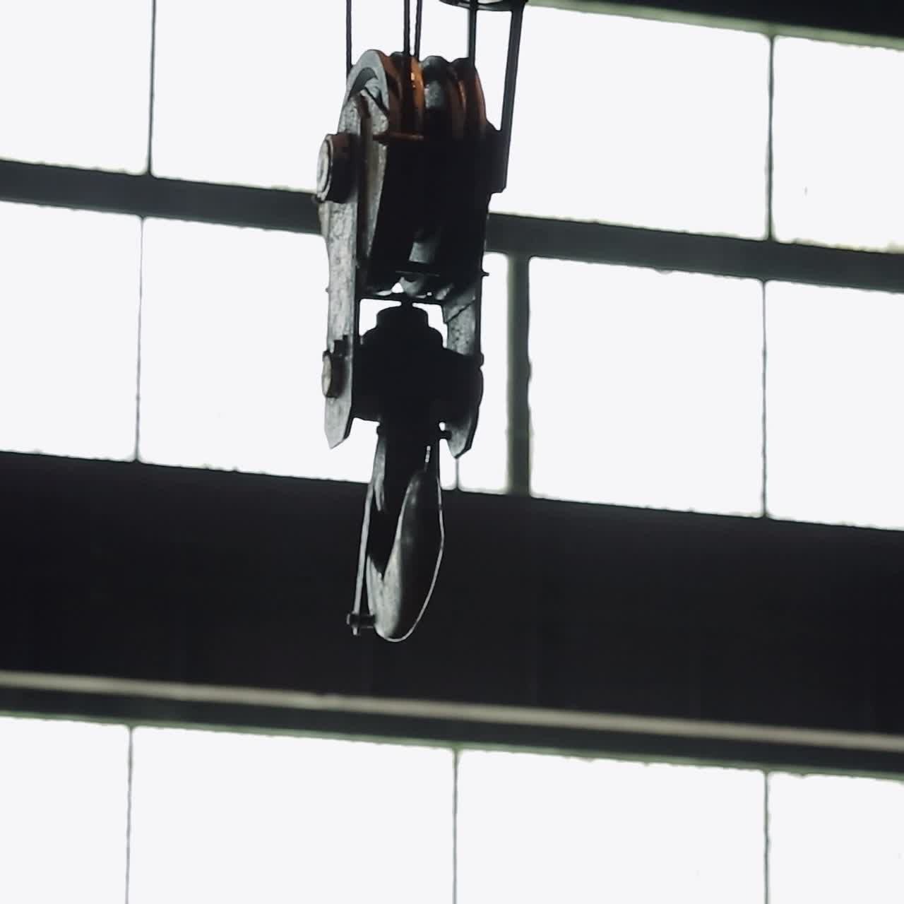 Hooks of overhead crane