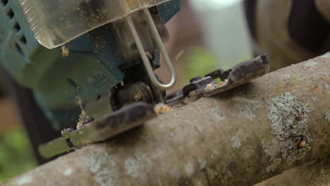 Working-Power-Jigsaw-Cutting-Wood